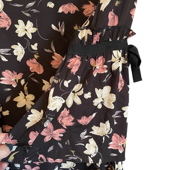 Molly Bracken NWT Floral Dress Cream/ Pink Accents-Bell Sleeves-Size Medium - Picture 3 of 11